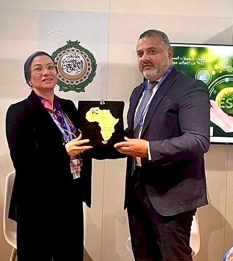 التعمير والإسكان يحصد الجائزة الذهبية للتمويل الأخضر بأذربيجان