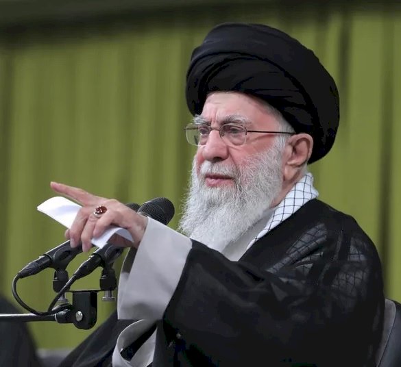 خامئني : ترامب مجرم ولن نتهاون مع المجرمين في الداخل