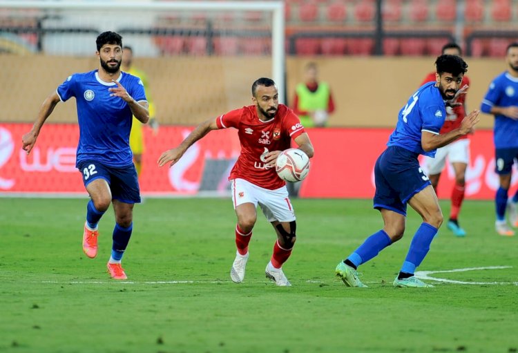 الأهلي يفوز على سموحة ويعود لصدارة الدورى المصرى