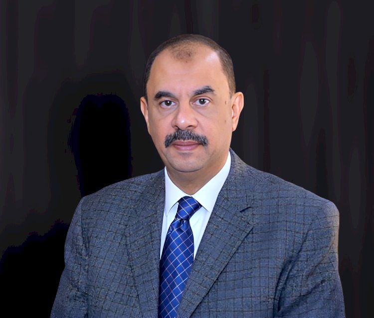محافظ سوهاج يحيل عدد من المسئولين بالوحدة المحلية لاخميم للنيابة العامة
