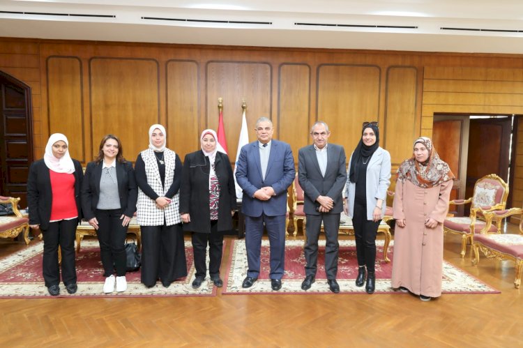 رئيس جامعة كفر الشيخ يستقبل وفد الجهاز المركزي للتنظيم والإدارة