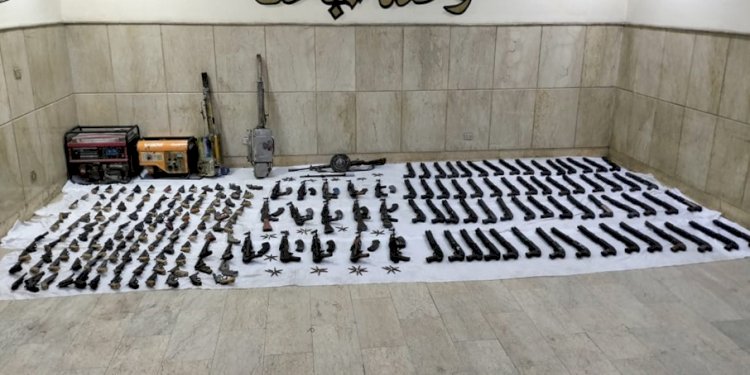 ضبط مخزن اسلحة عصابة محسوب بعد تفتيت القنابل المحيطة بالمنزل بأسيوط