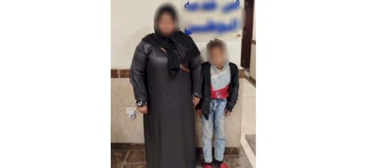 ضبط طفل يمسك بالسيارات  ويعرض حياته للخطر  بالجيزه