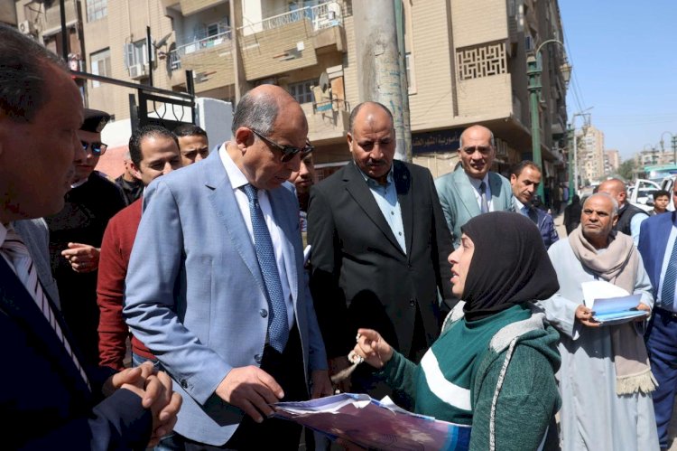 محافظ المنيا يتفقد مجمع المدارس ويوجه باستمرار أعمال النظافة