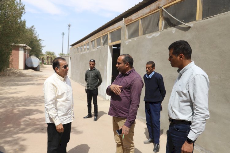 رئيس جامعة جنوب الوادي يتابع العمل بمجمع الطلاب بالجامعة