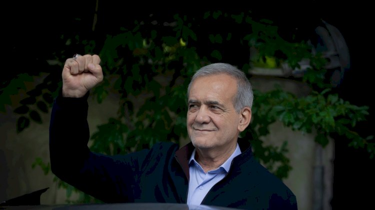 بزشكيان: أي قرار بشأن المفاوضات مع أمريكا بأمر المرشد