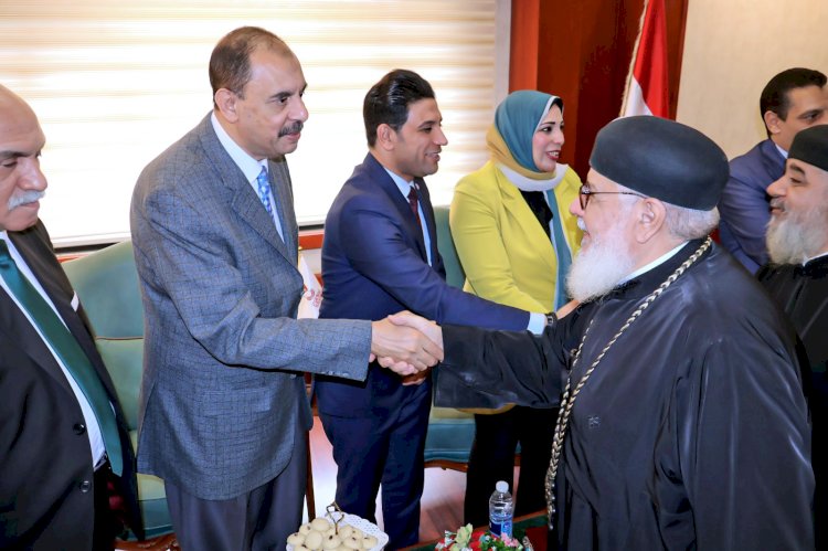 محافظ سوهاج يستقبل المهنئين بعيد الفطر