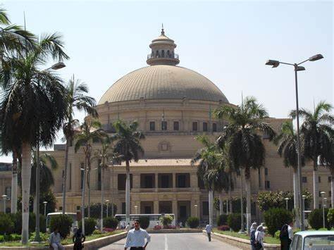 تأجيل الدراسة والامتحانات بجامعة القاهرة غدًا الاثنين