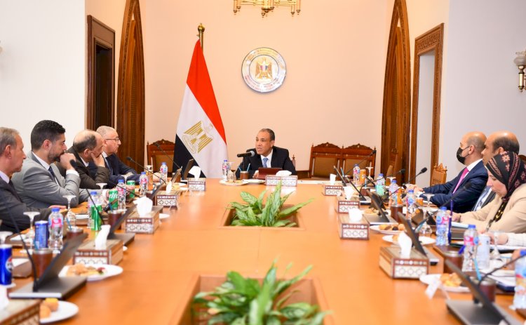 وزير الخارجية يجتمع مع مجلس إدارة هيئة تمويل مباني وزارة الخارجية في الخارج