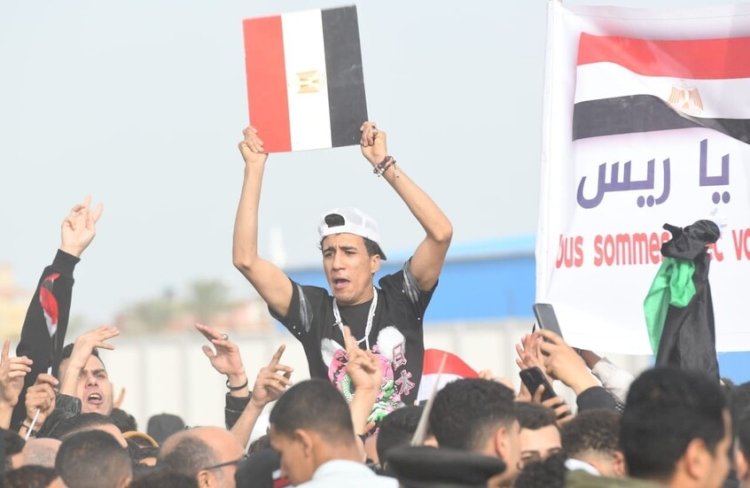 الرئيس السيسي والرئيس ماكرون يصلون مستشفي العريش لزيارة جرحي فلسطين