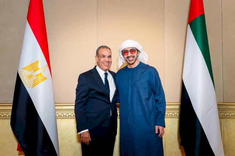 وزير الخارجية يعقد لقاءً مع نظيره الإماراتي