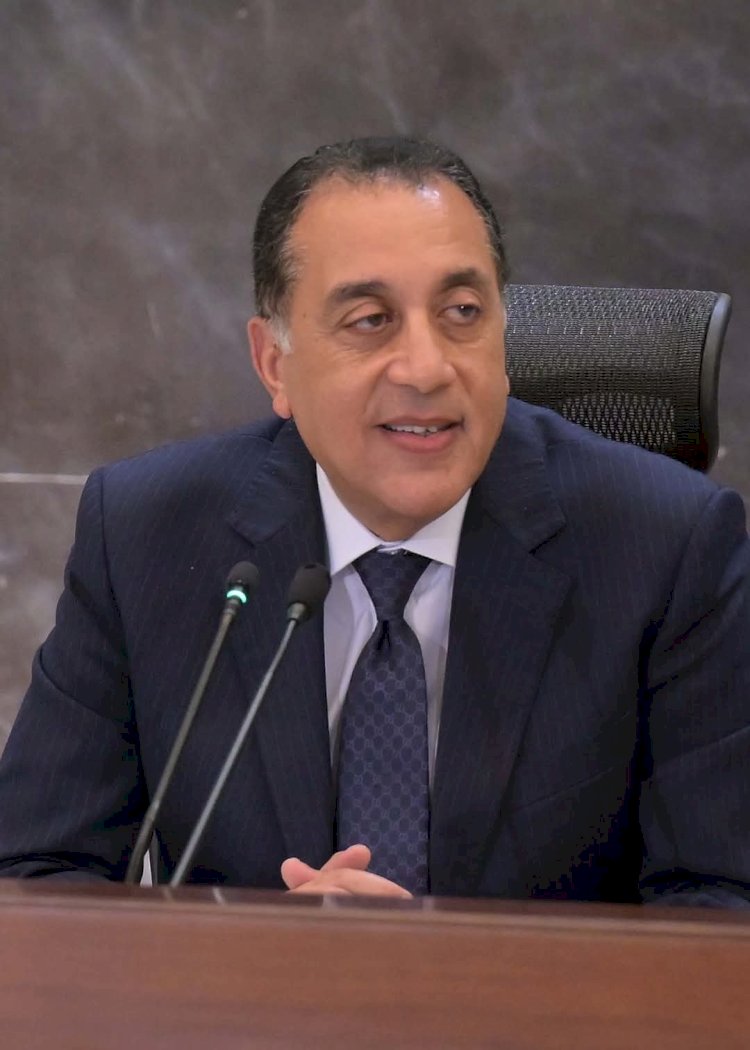 الحكومة تعلن مد قرار العمل عن بعد حتى شهر يوليو