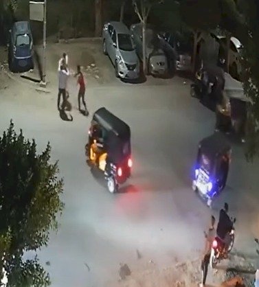 نكشف فيديو قيام شخصين بالتعدى على آخر بإستخدام سلاح  مما أدى إلى وفاته بالقاهرة