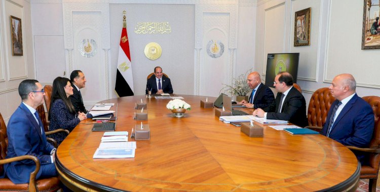 السيسي يتابع المشروعات القومية وزيادة الاستثمارات الأجنبية المباشرة