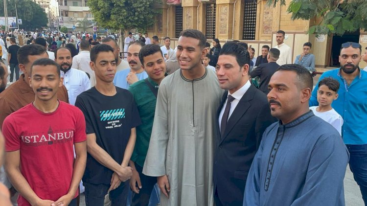 نائب محافظ سوهاج  يشارك المواطنين فرحتهم بعيد الاضحي