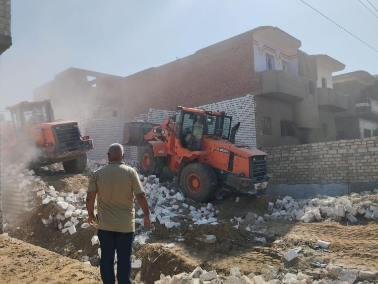 إزالة وإيقاف 55 حالة تعدٍ ومخالفة بناء بدون ترخيص في المنيا