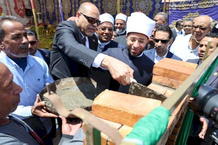 الازهري وجبران  يضعان حجر الأساس لبناء مسجد السيدة زينب الكبري بالبحر الاحمر