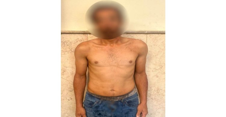 اعرف فيديو قيام عاطل بالتوقف أمام السيارات بالإسكندرية