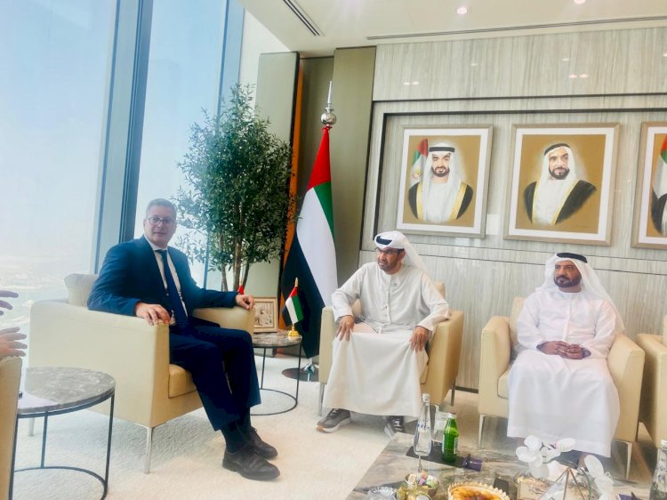 بدوي يلتقي وزير الصناعة بالإمارات للتعاون في مجالات الطاقة