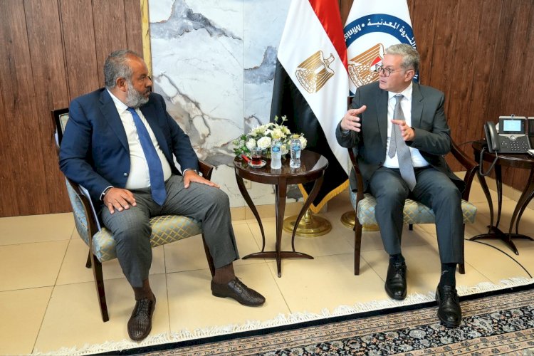 وزير البترول يبحث تسريع إجراءات اطلاق استثمارات مصرية جديدة في الفوسفات
