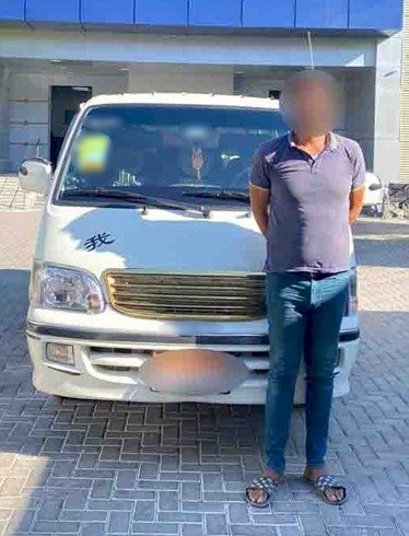 نكشف فيديو قيام سائق بالسير عكس الإتجاه بأحد الطرق بالمنيا