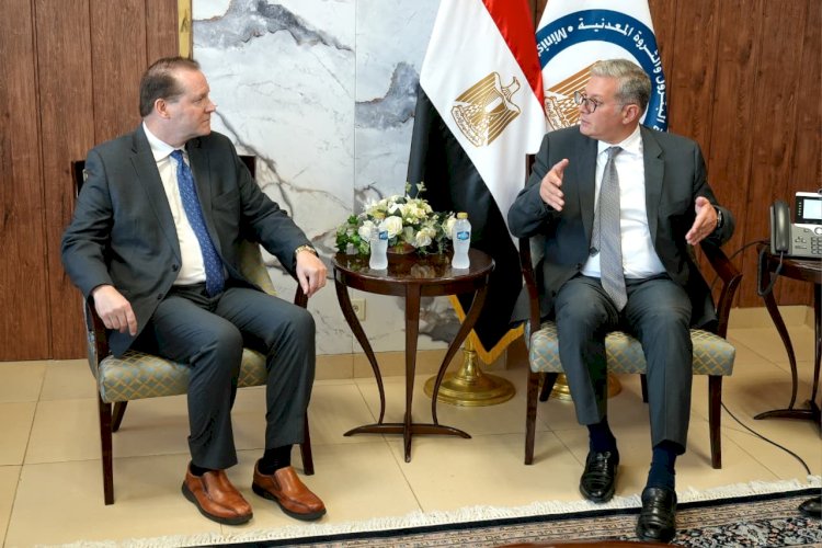 وزير البترول  يبحث مع انرجوس العالمية التعاون القائم في سفن التغييز