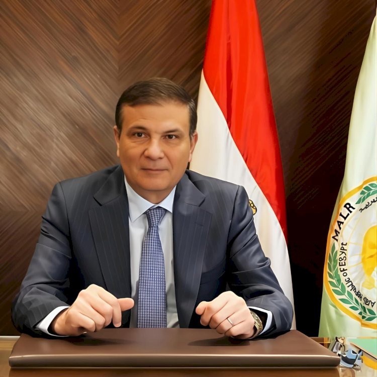 وزير الزراعة يتابع  توفير الأسمدة ووصولها للمزارعين في جميع المحافظات