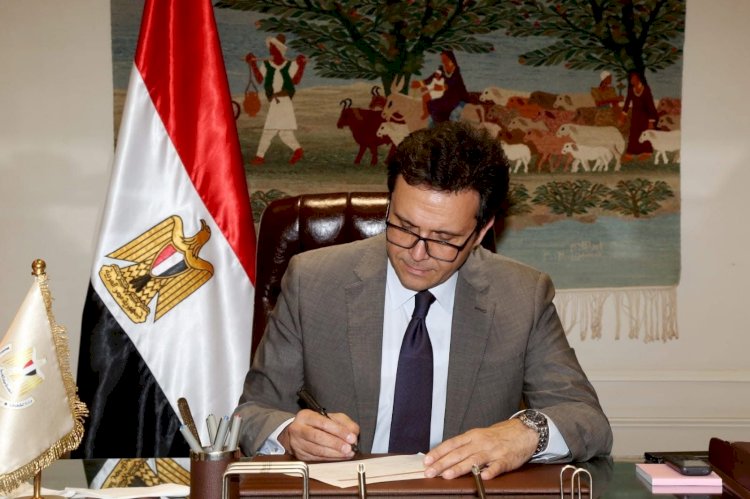 وزير الثقافة يوجّه بصرف تعويضات مالية عاجلة لضحايا حادث طريق إسنا من أبناء أسوان