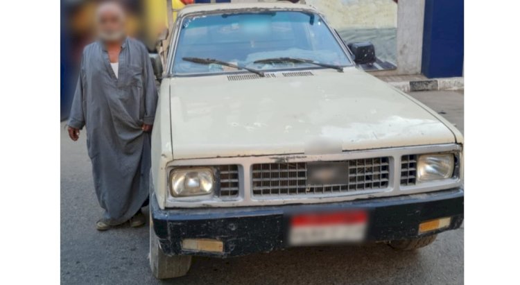 ضبط السائق المتهم  بتحميل عدد من الطلاب اعلي السيارة بالإسكندرية