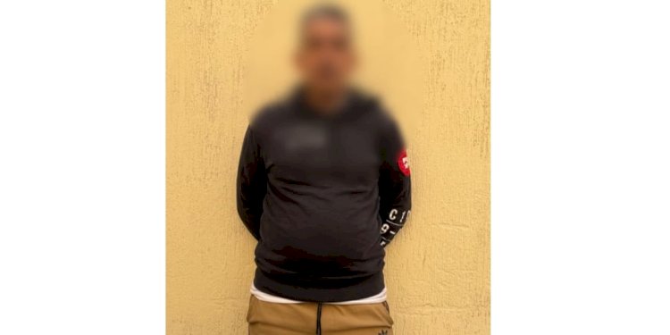 كشف ملابسات مقطع فيديو لتضرر شخص من آخر لتعديه بالضرب على نجله بالجيزة باستخدام سوط