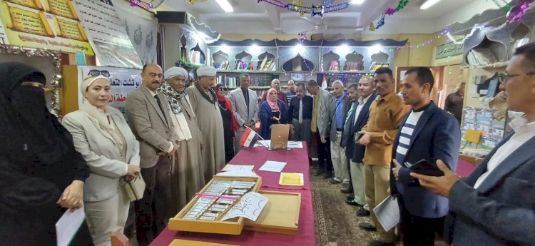 أبوتشت الثانوية بنات تحصد المركز الثالث في مسابقة المكتبة النموذجية