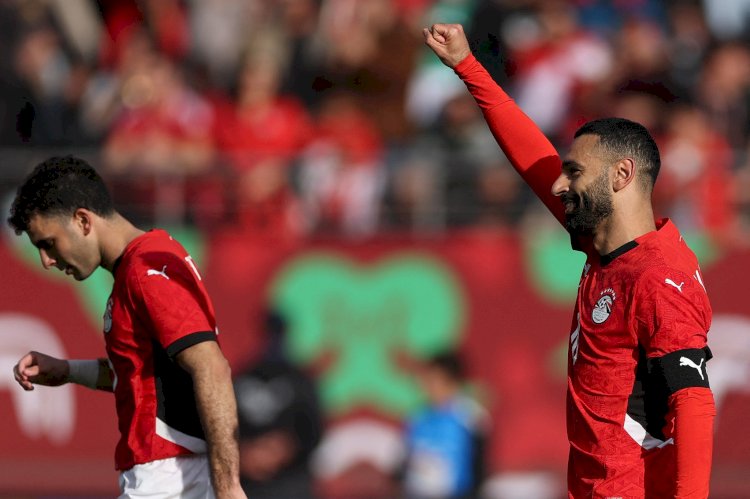 بعشرة لاعبين منتخب مصر يفوز على جنوب افريقيا ويتصدر مجموعته
