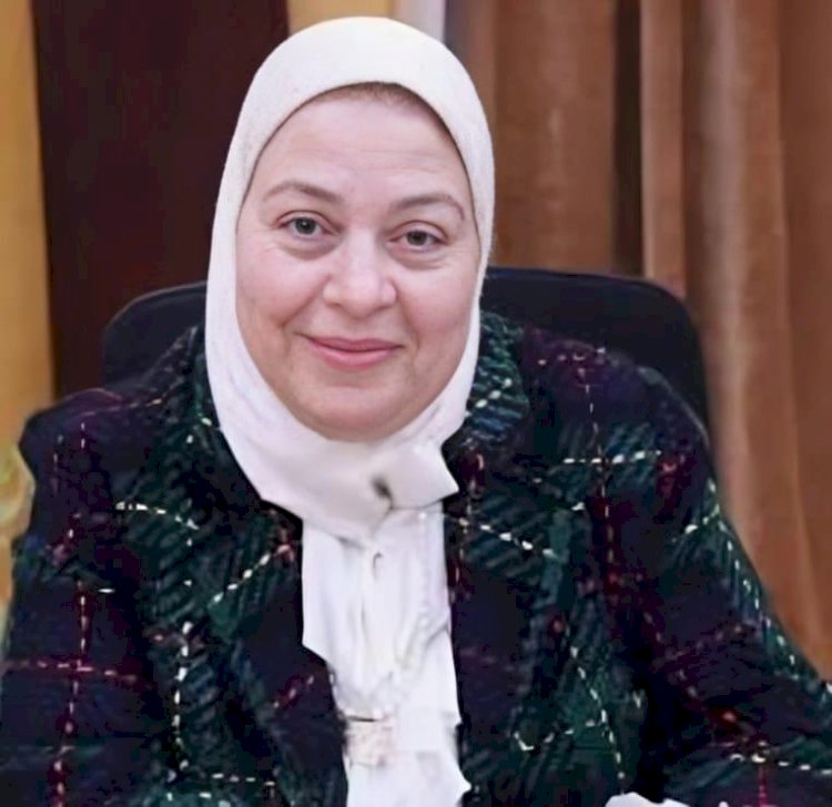 وزير الأوقاف يهنئ الدكتورة هناء العبيسي لتعيينها عضوًا بمجلس النواب