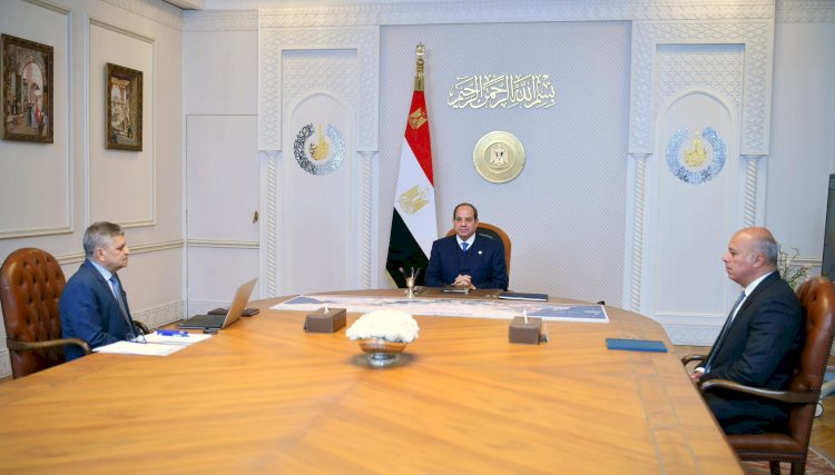 السيسي يجتمع برئيس هيئة قناة السويس