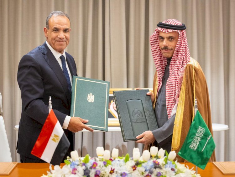 مصر والسعودية توقعان اتفاقية للإعفاء المتبادل من تأشيرات الإقامة القصيرة