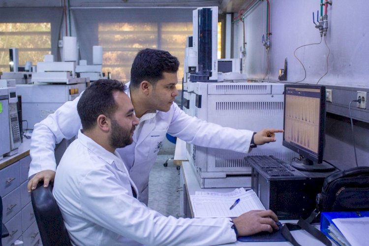 "متبقيات المبيدات" يفحص 1900 عينة من الشحنات الصادرة والمستوردة