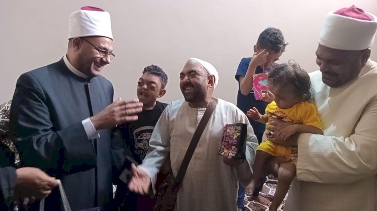 وزير الأوقاف يوجه بتكريم أحد المواطنين بمحافظة أسوان
