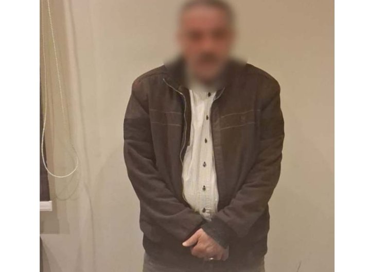 نكشف فيديو سرقة محمول من داخل سيارة مواطن بالإسكندرية