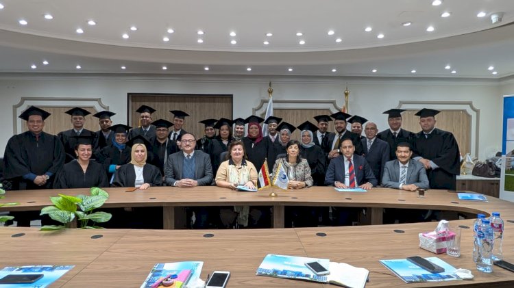 كلية التعليم المستمر بجامعة النيل تحتفل بتخريج الدفعة الأولى