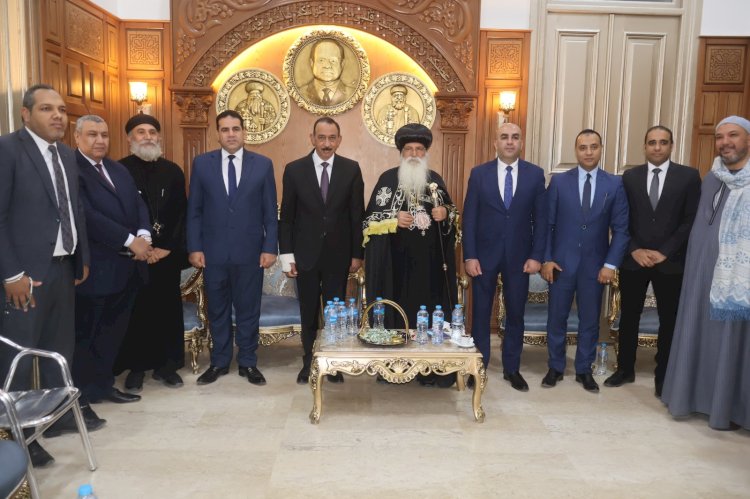 محافظ سوهاج يهنيء اقباط طهطا وطما بعيد القيامة المجيد