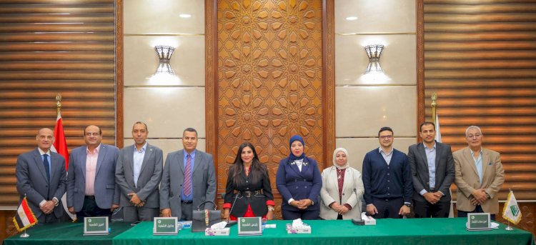 د.منال متولي أول سيدة تترأس شعبة التعدين والبترول بنقابة المهندسين