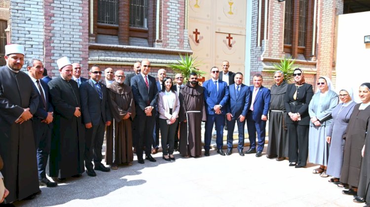 قيادات البحيرة تهنئ بعيد القيامة من كنيسة البشارة