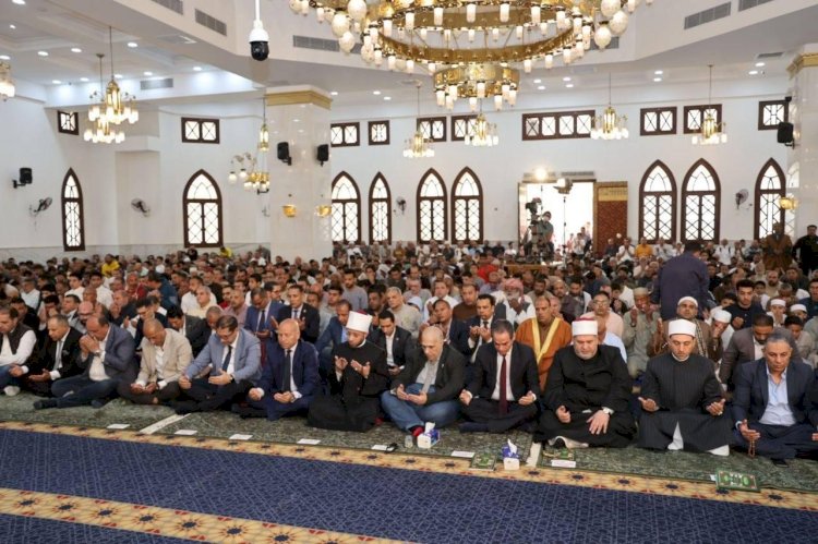 وزير الأوقاف ومحافظ القاهرة ورئيس الوطنية للإعلام يؤدون صلاة الجمعة بالشروق