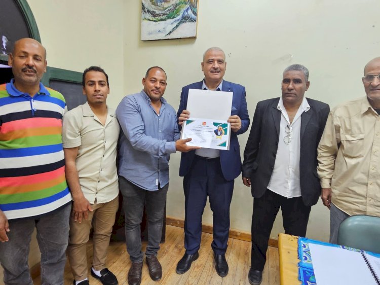 ثقافة الطود بالأقصرتحتفى بالشاعرحسنى الإتلاتي وتكرم  محمد عبد الكريم وجمال على
