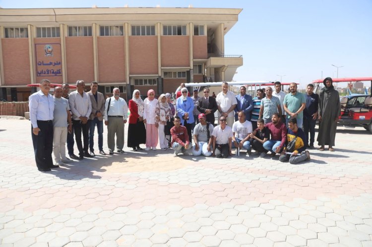 بدء التشغيل الفعلي لحافلة كهربائية مخصصة لذوى الاحتياجات الخاصة بجامعة قنا