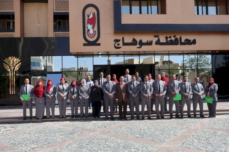 محافظ سوهاج يكرم المدربين الفائزين في مسابقة “شتاءك رقمي”