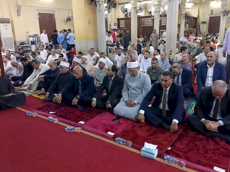 الاوقاف: المحافظون ونوابهم يؤدون صلاة العيد بالمحافظات