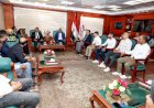 محافظ سوهاج يستقبل وفد وزارة الصحة لمناقشة إطلاق منظومة التأمين الصحي الشامل