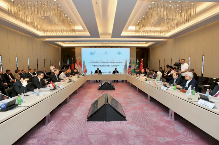 وزير البترول يشارك في الاجتماع الأول لوزراء الطاقة علي هامش اسبوع باكو للطاقة