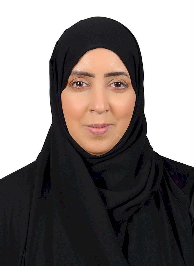 فوزية الشيخ.. مسيرة إماراتية مشرّفة تتوج بجائزة ماسة العرب